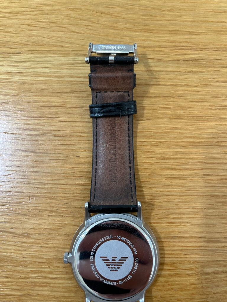 アルマーニ　Armani　腕時計　レザーベルト　ベルト交換